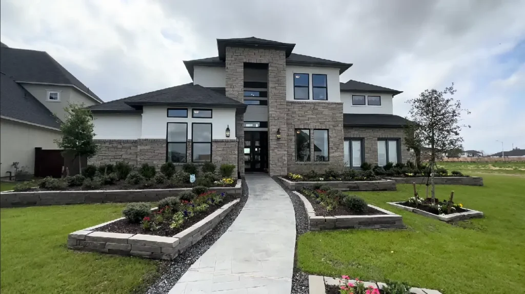 Home Builder Woodway TX custom home exterior