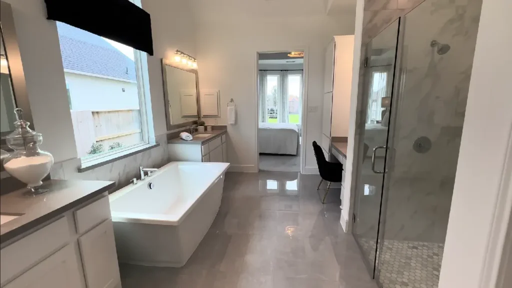 Home builder Woodway TX desihn bathroom